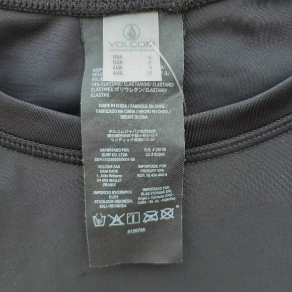 🛑 SALE PENDING... Volcom Long Sleeve Swim Top - Picture 5 of 8